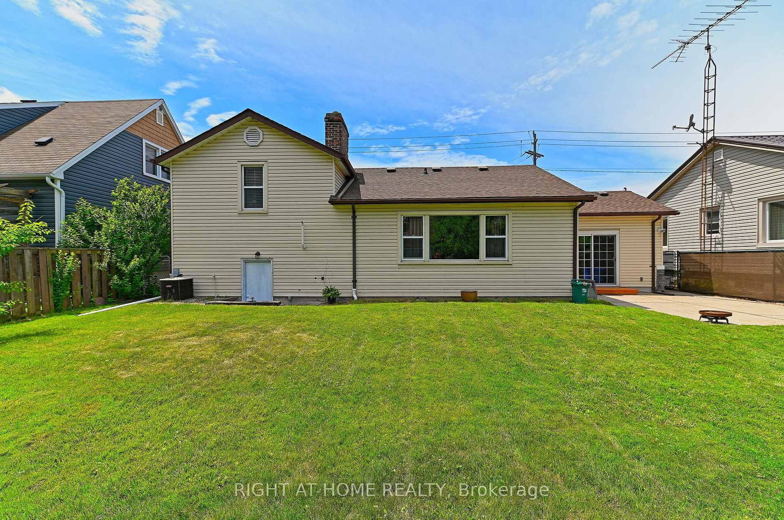 446 Geneva Street • St. Catharines, ON photo 41