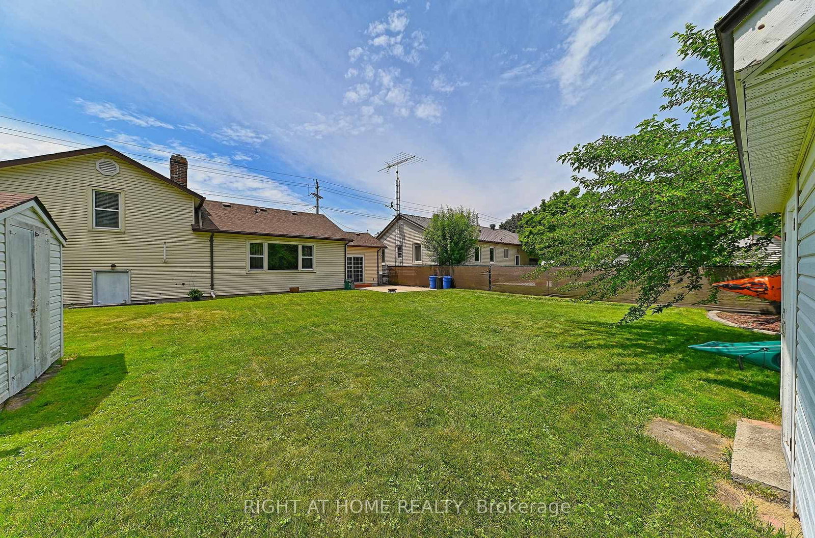 446 Geneva Street • St. Catharines, ON photo 44