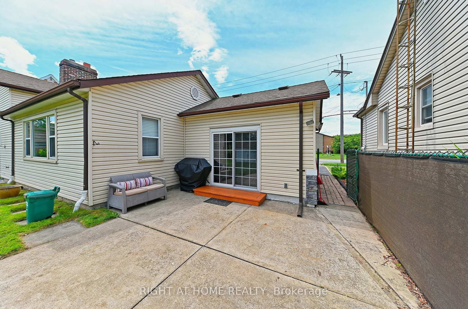446 Geneva Street • St. Catharines, ON photo 46