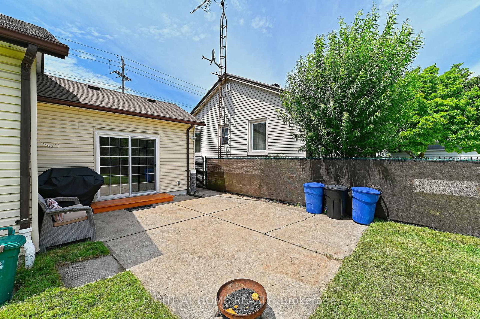 446 Geneva Street • St. Catharines, ON photo 47