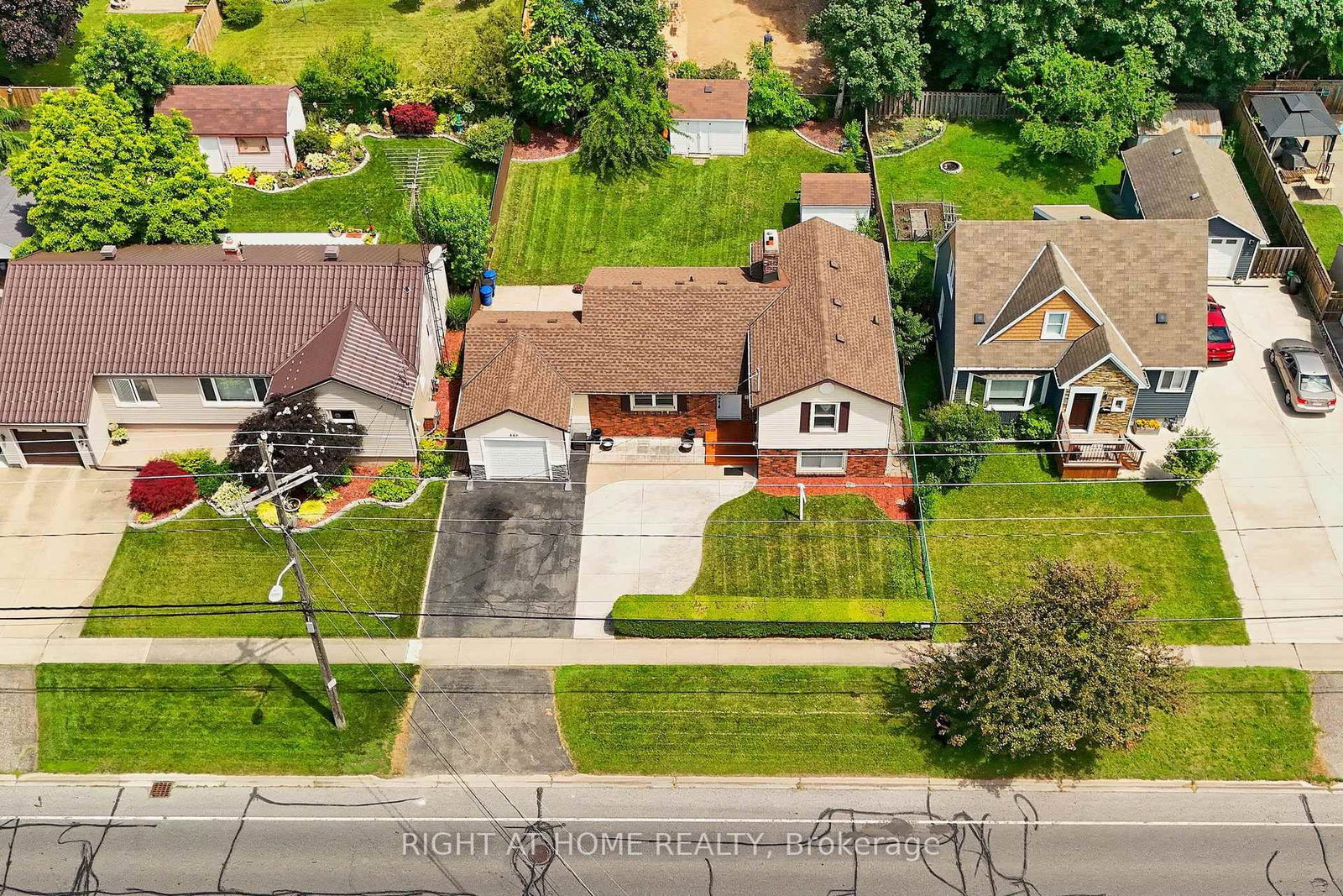 446 Geneva Street • St. Catharines, ON photo 8