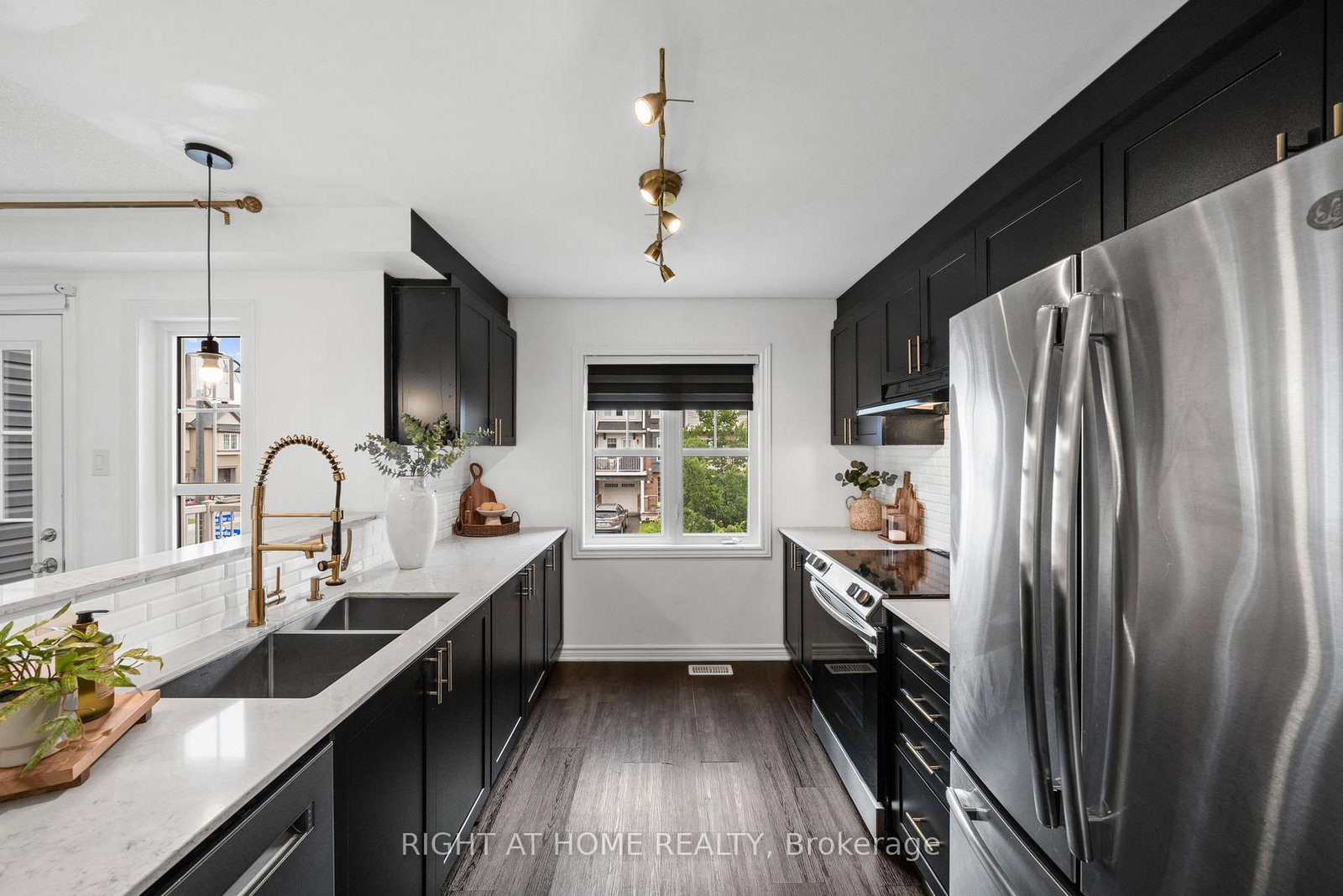 403 GERARDIA Lane • Ottawa, ON photo 10