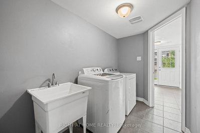 403 GERARDIA Lane • Ottawa, ON photo 5