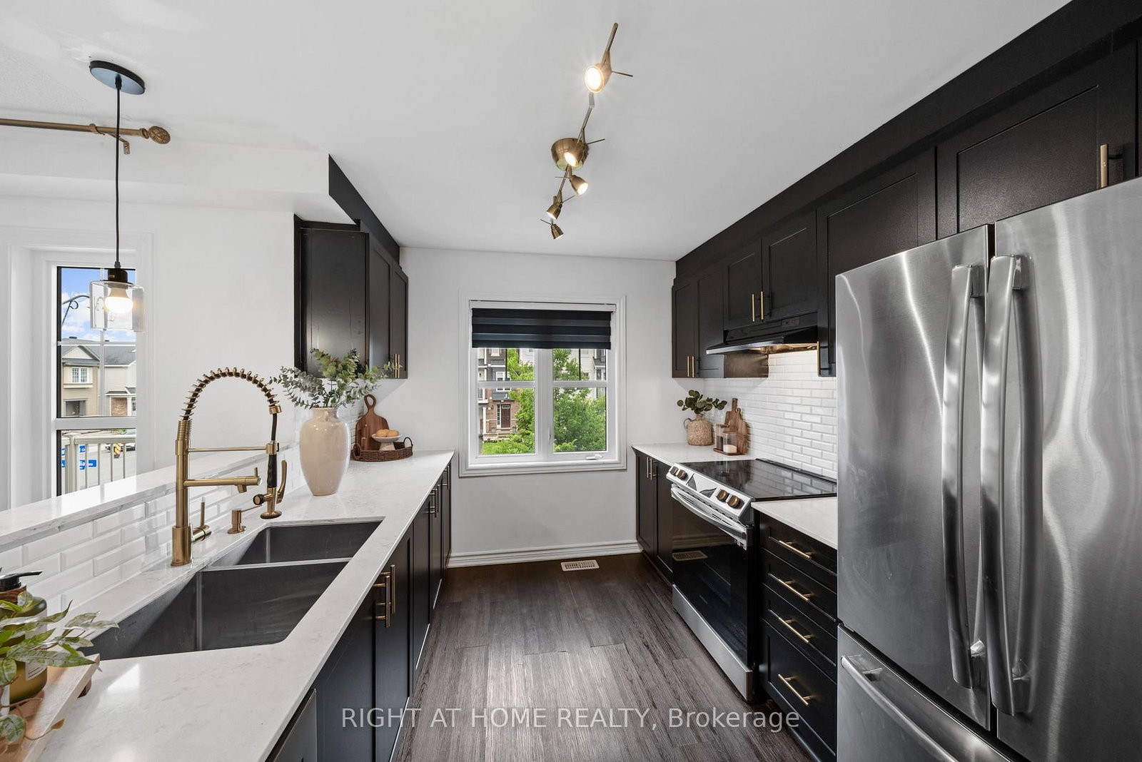 403 GERARDIA Lane • Ottawa, ON photo 9