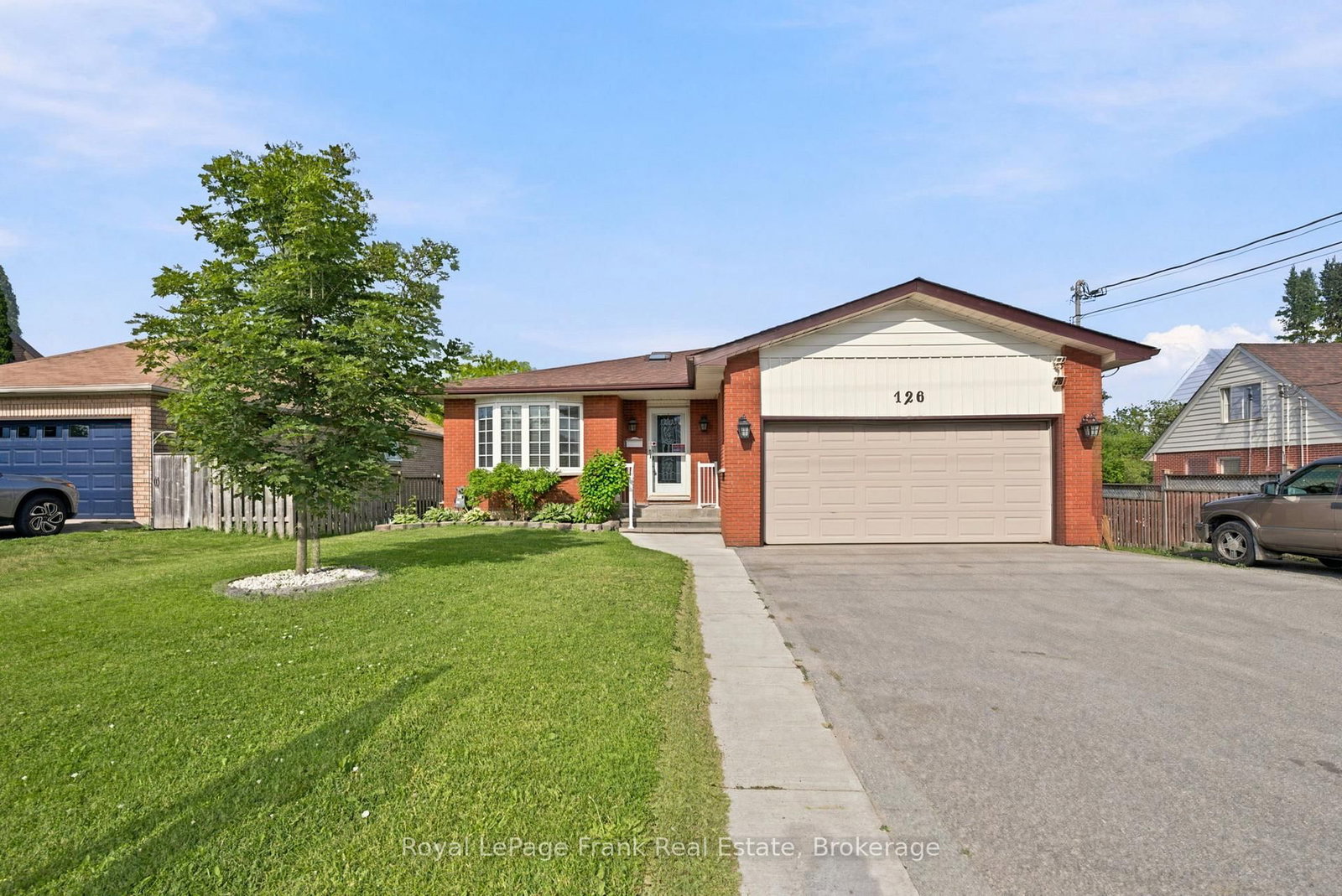 Detached House for sale at 126 Angeline Street, Kawartha Lakes, Ontario, K9V 3L6 - Lindsay - MLS: X13497406