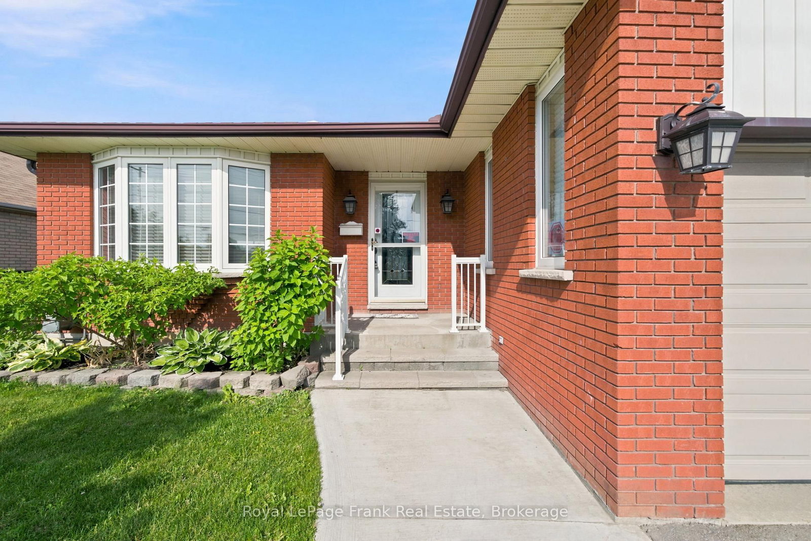 126 Angeline Street S • Kawartha Lakes, ON photo 2