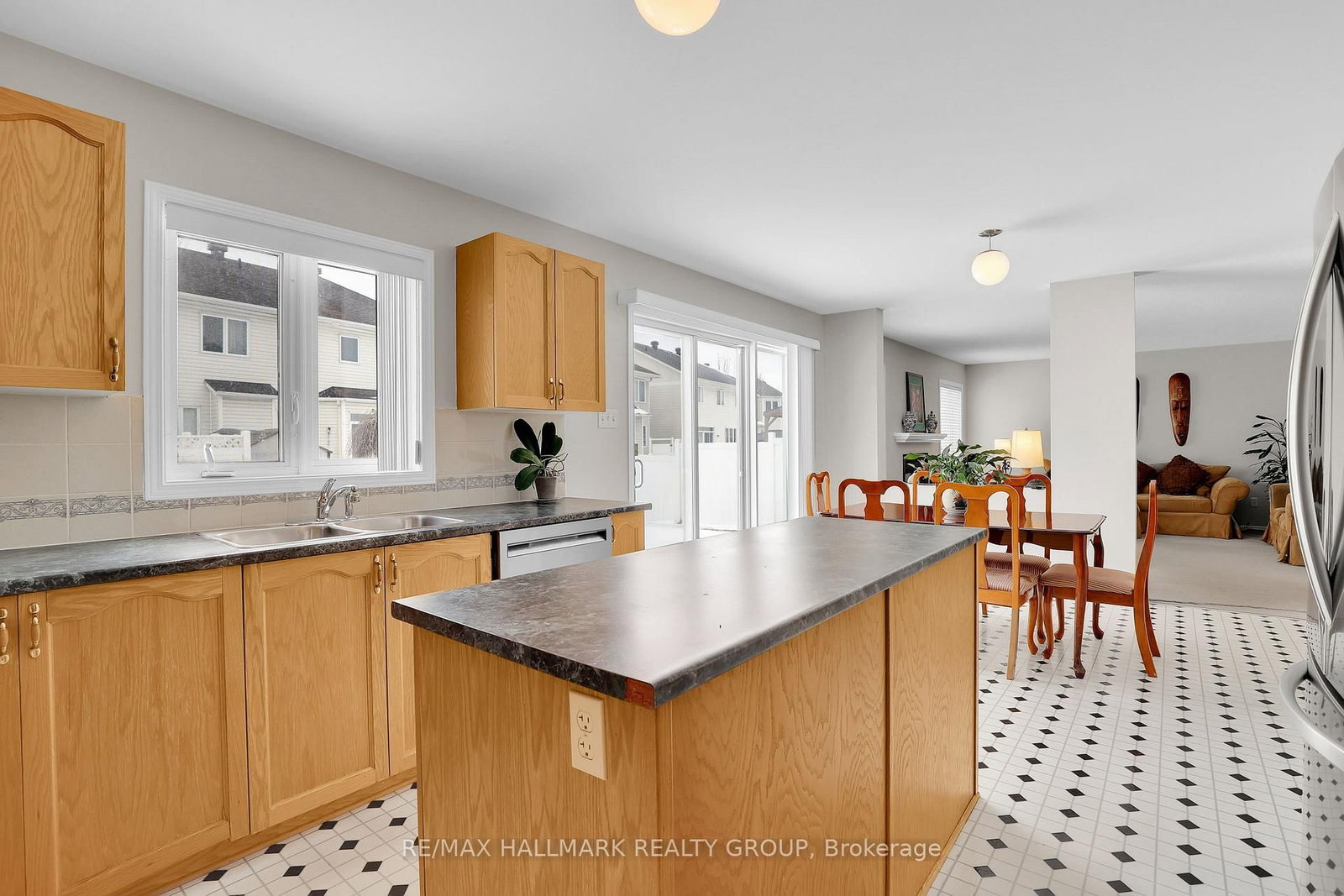 634 Aquaview Drive • Ottawa, ON photo 8