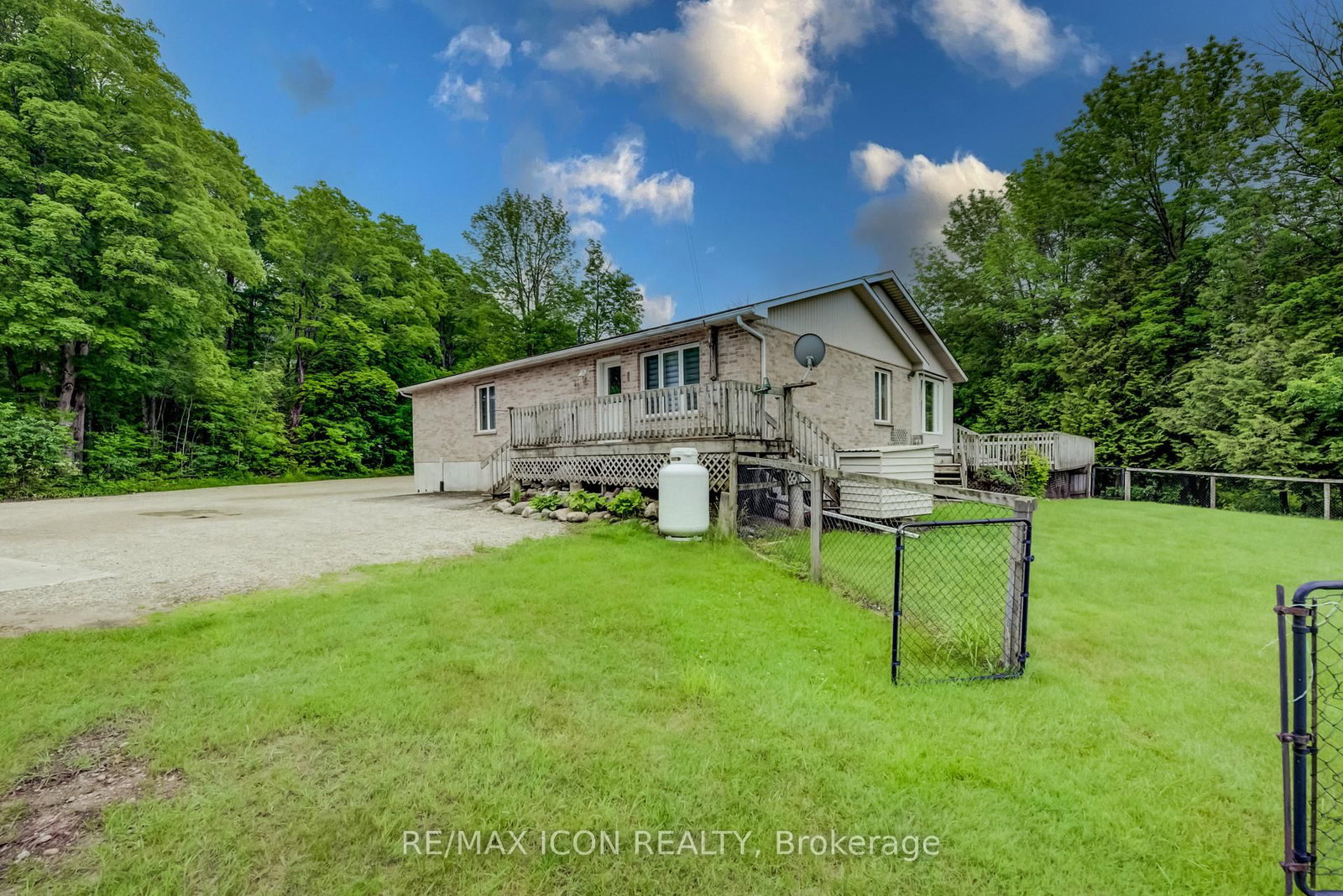 7298 8 Side Road W • Wellington North, ON photo 43