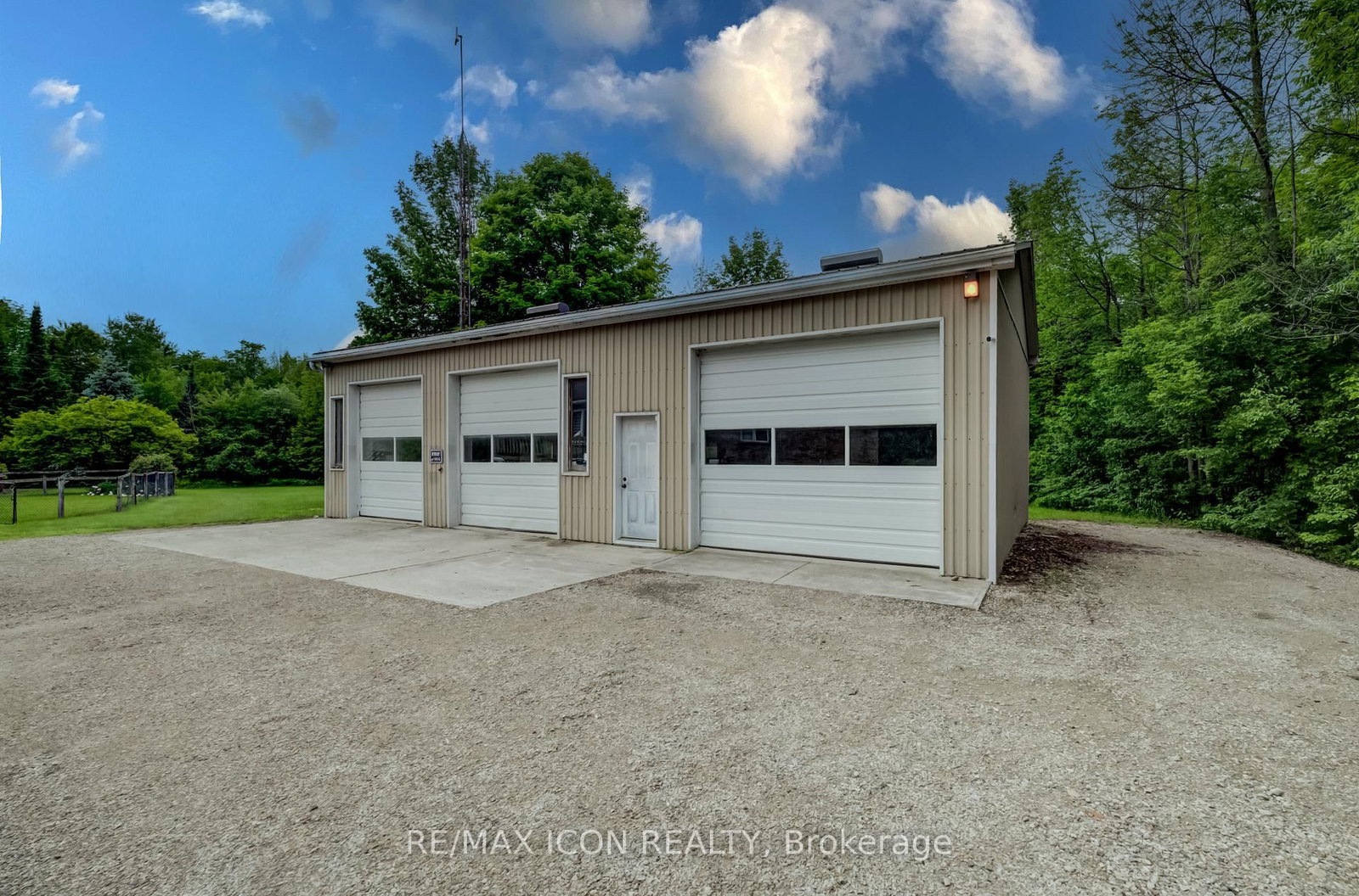 7298 8 Side Road W • Wellington North, ON photo 46