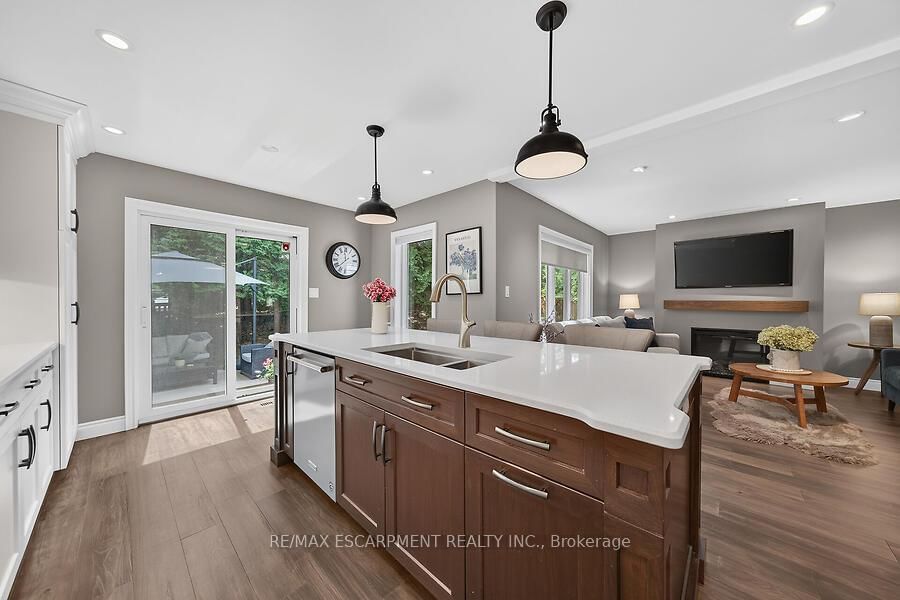 4 Valley Ridge Lane • Hamilton, ON photo 12