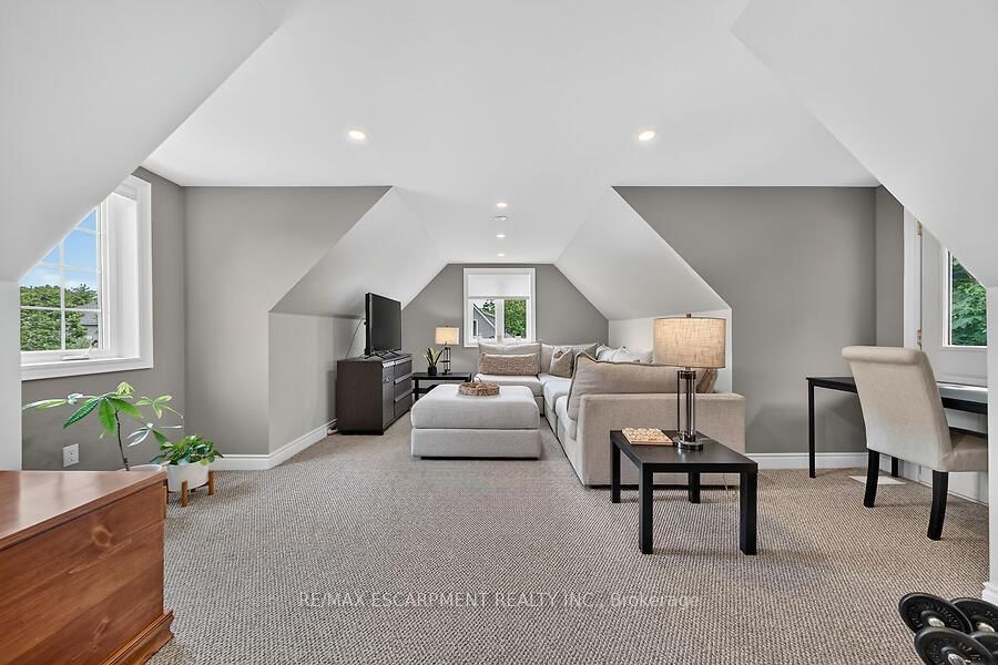 4 Valley Ridge Lane • Hamilton, ON photo 23