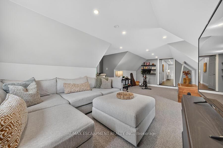 4 Valley Ridge Lane • Hamilton, ON photo 24