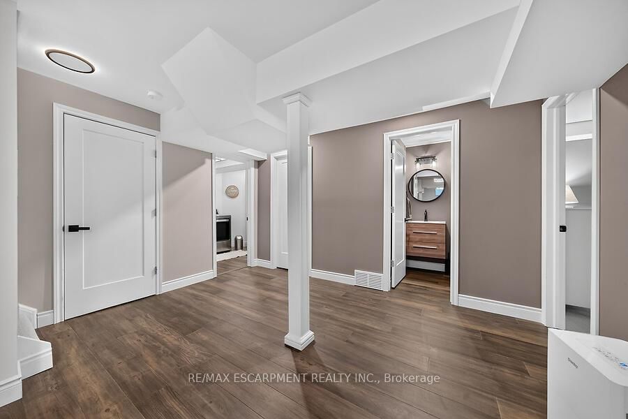 4 Valley Ridge Lane • Hamilton, ON photo 26