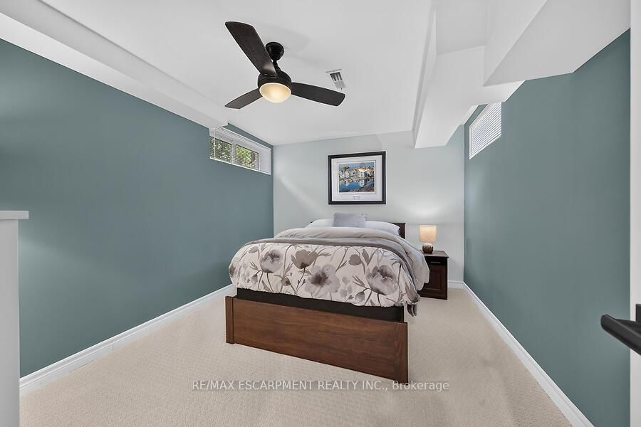 4 Valley Ridge Lane • Hamilton, ON photo 29