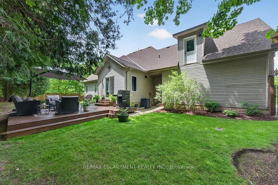 4 Valley Ridge Lane • Hamilton, ON photo 38