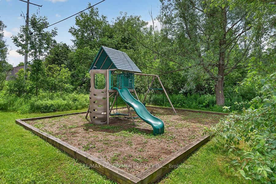 4 Valley Ridge Lane • Hamilton, ON photo 41