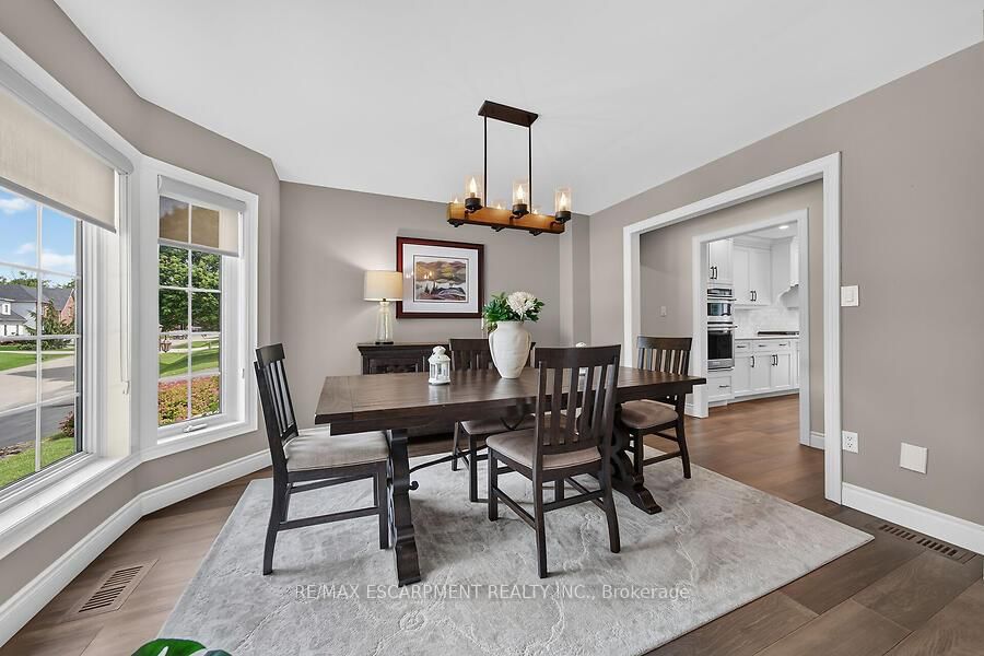 4 Valley Ridge Lane • Hamilton, ON photo 8