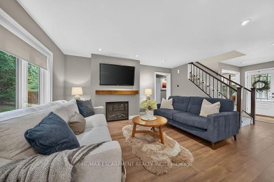 4 Valley Ridge Lane • Hamilton, ON photo 9