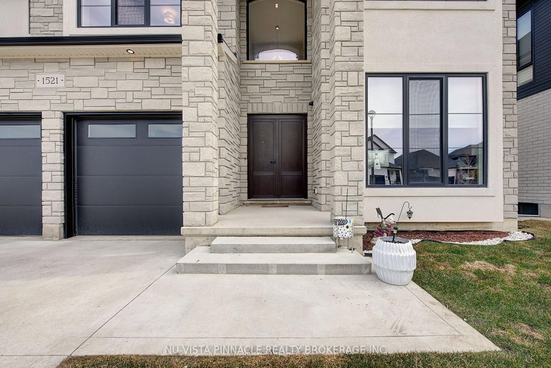 1521 Medway Park Drive