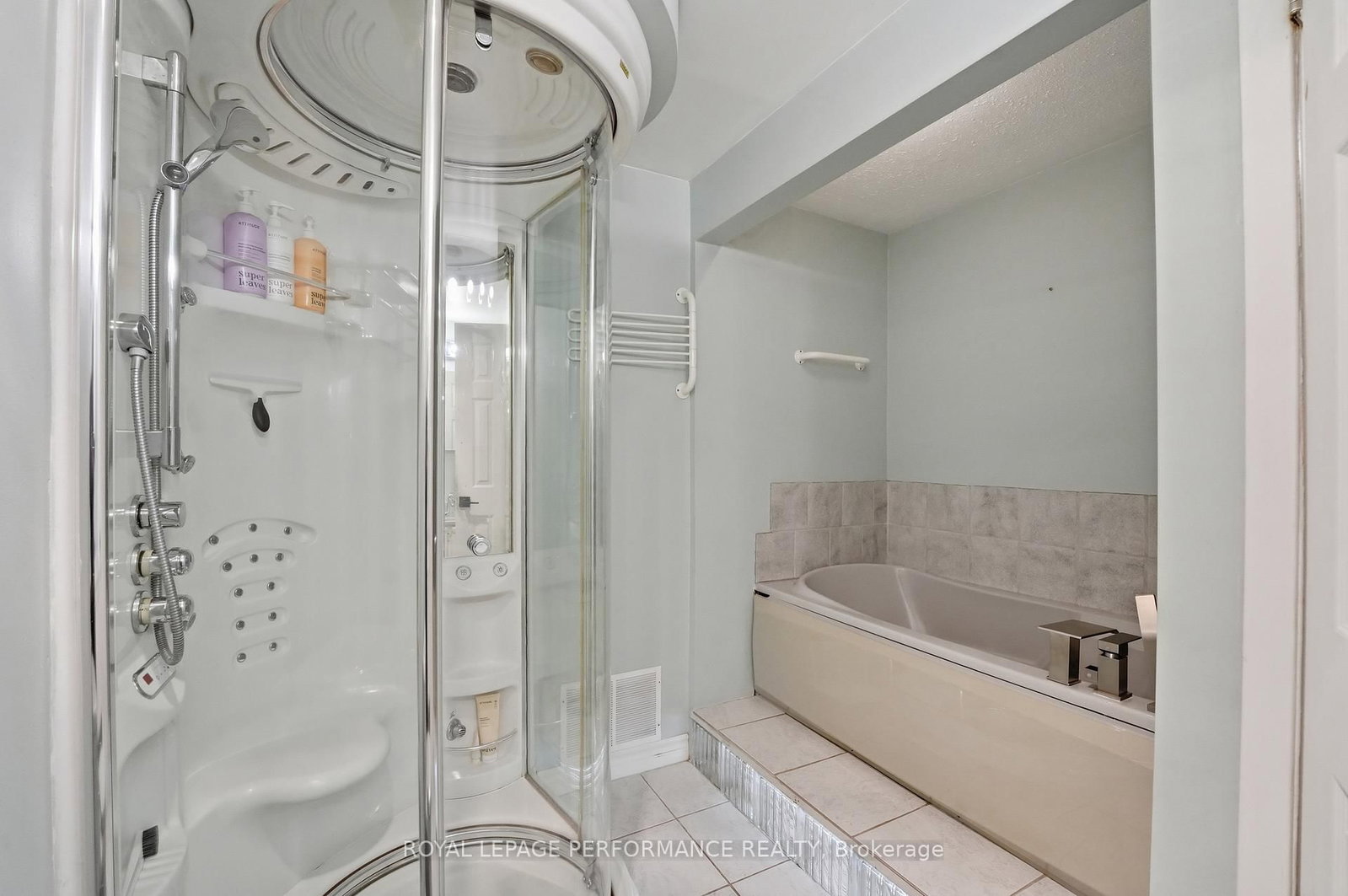 2208 Orient Park Drive • Ottawa, ON photo 24
