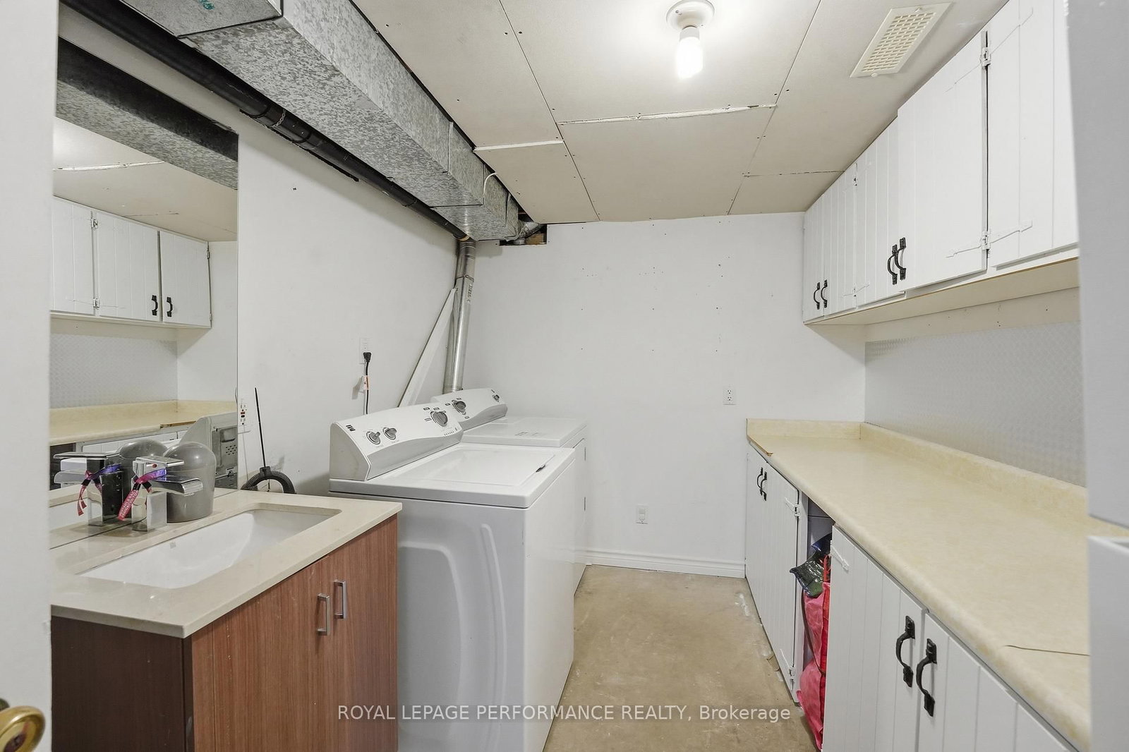 2208 Orient Park Drive • Ottawa, ON photo 29