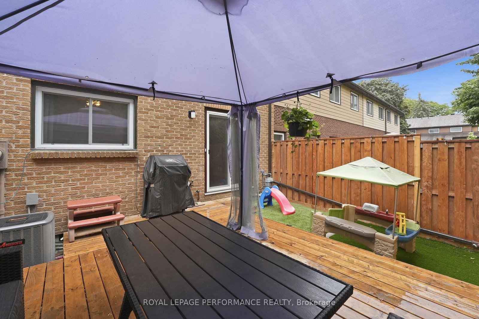 2208 Orient Park Drive • Ottawa, ON photo 32