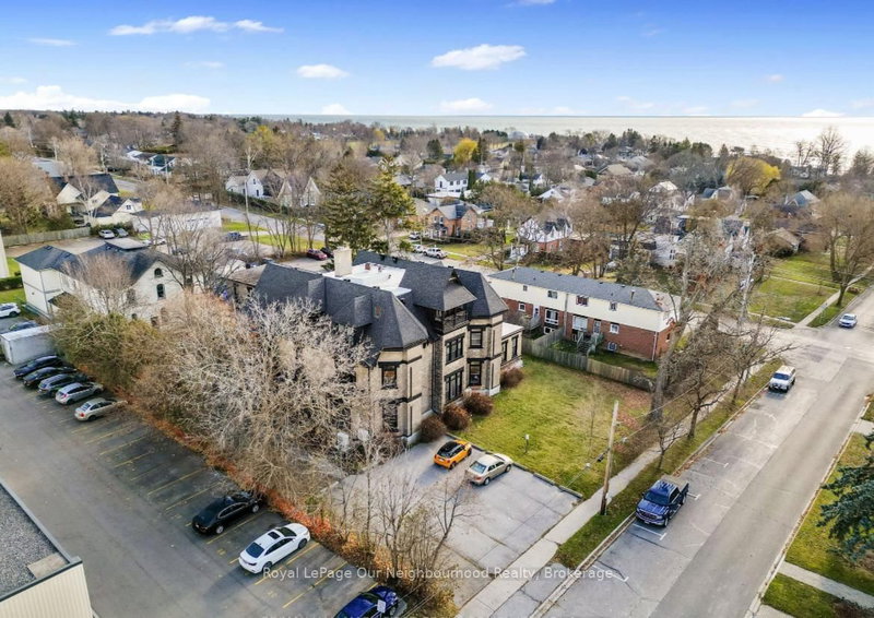 home for lease on 6-202 Green Street