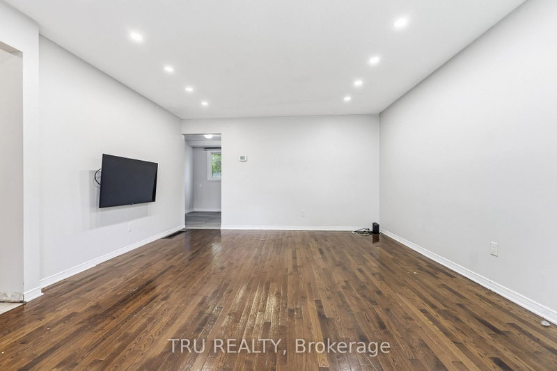 950 Meadowlands Drive