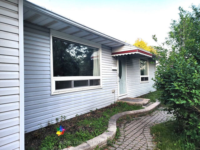 1013 Cadboro Road