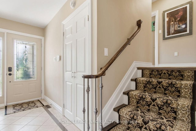 7 king's grant Court W