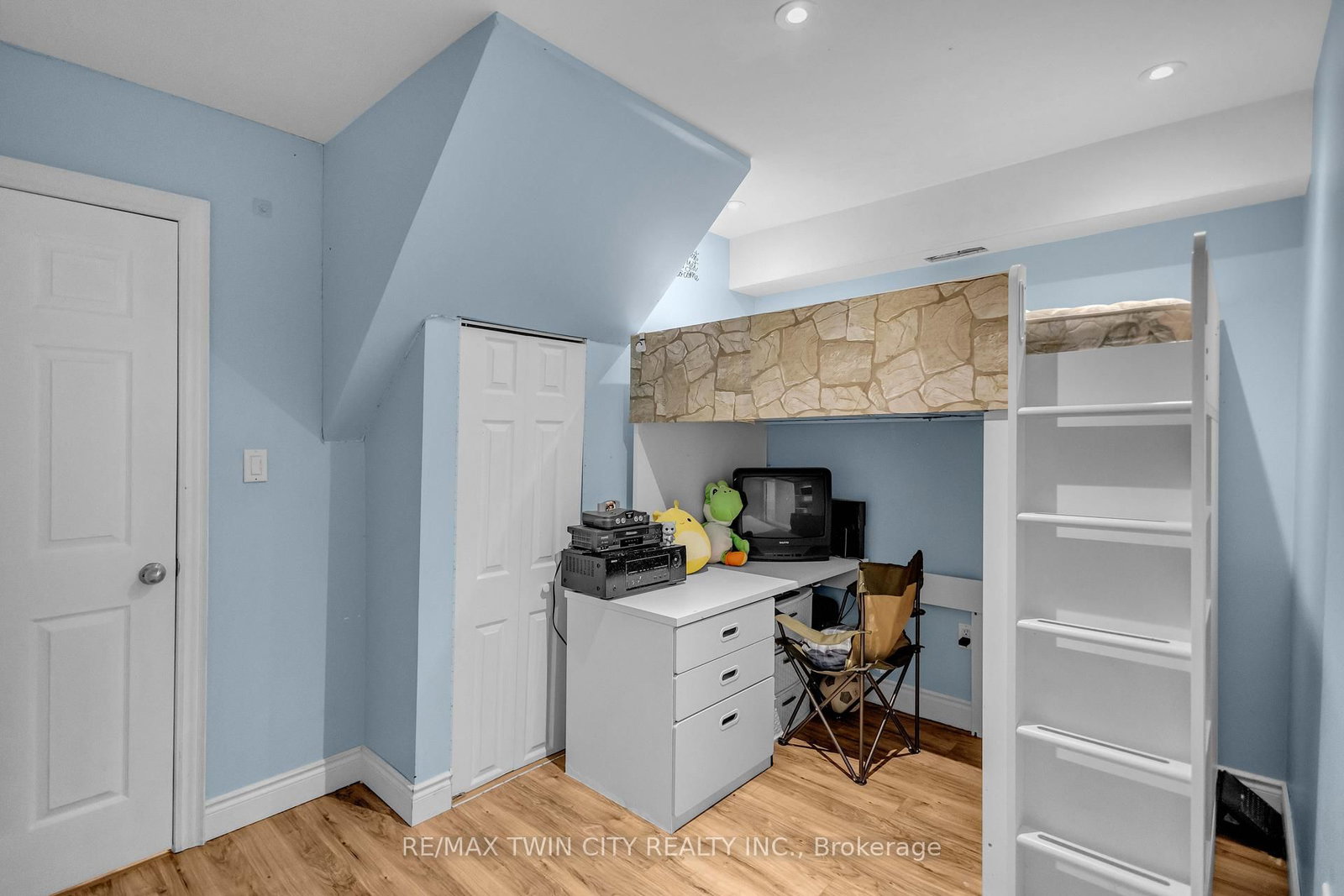 50 Bisset Avenue • Brantford, ON photo 36