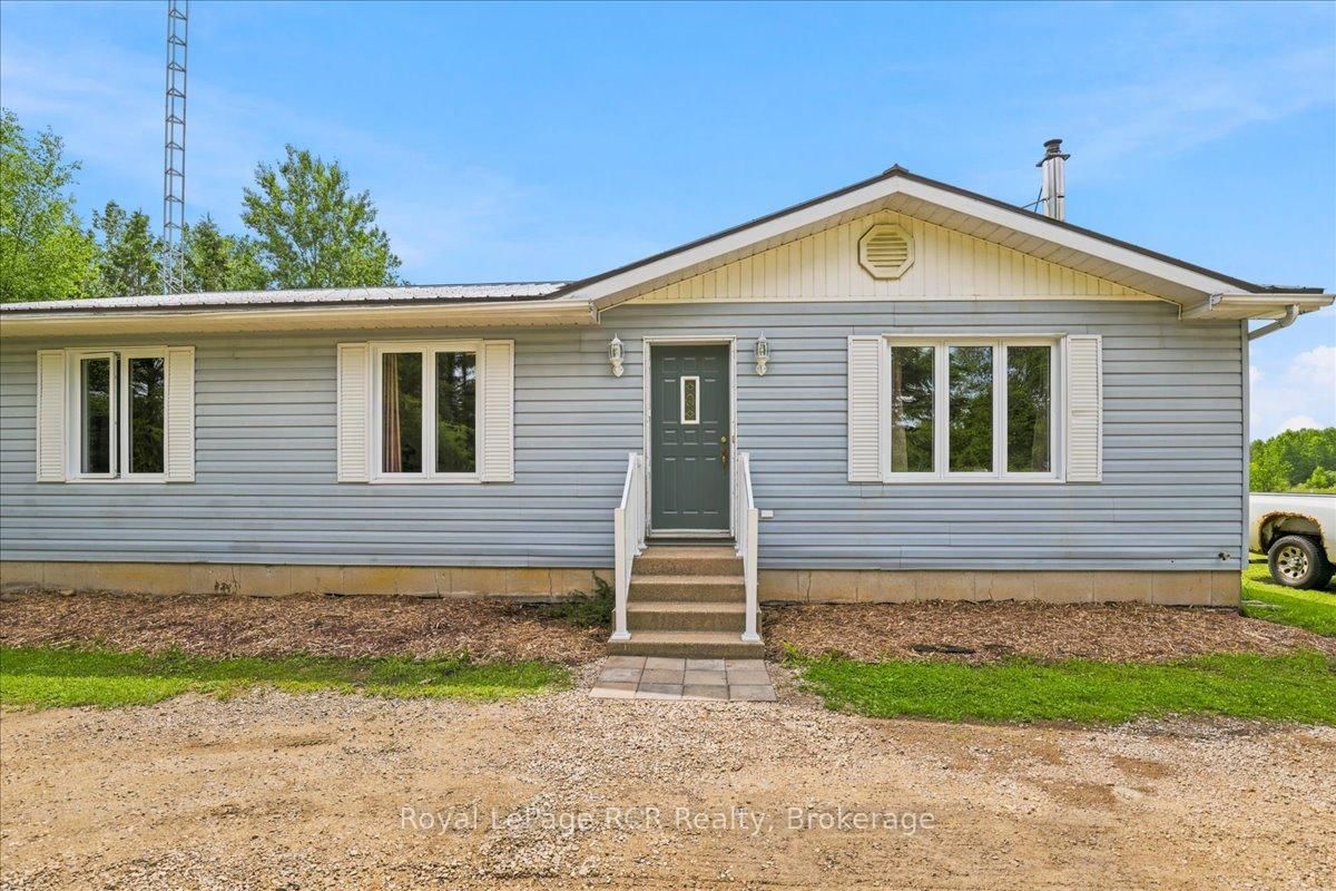 111466 Grey Rd 14 • Southgate, ON photo 4