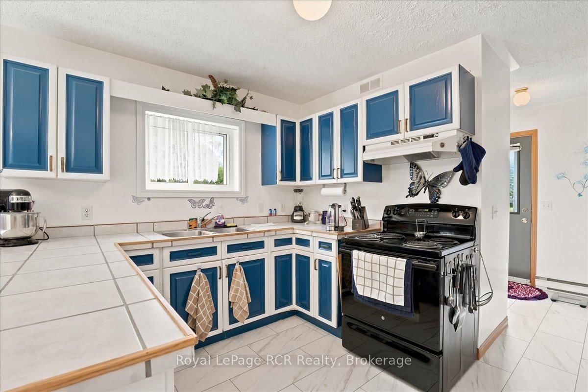 111466 Grey Rd 14 • Southgate, ON photo 9