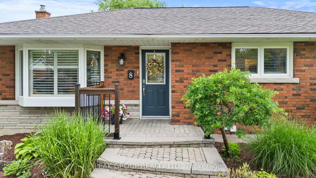 8 Roxanne Drive