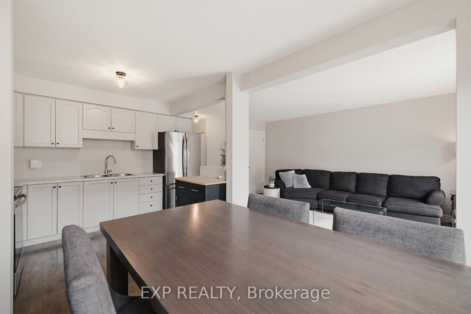 31 Parkside Street • Mapleton, ON photo 10