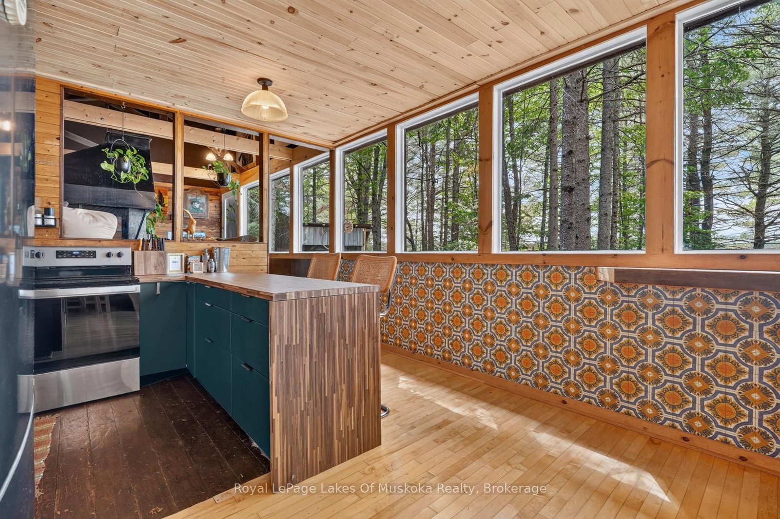 1053 East Walker Lake Drive • Lake of Bays, ON photo 10