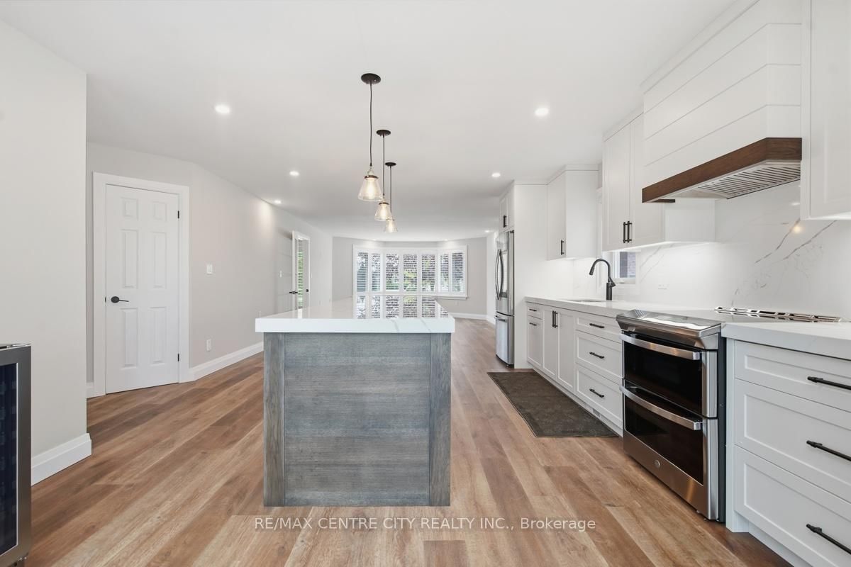 22 Ilderbrook Circle • Middlesex Centre, ON photo 13