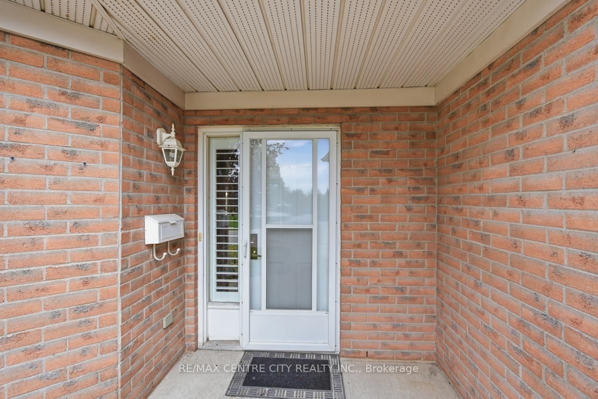 Semi-Detached House sold at 22 Ilderbrook Circle, Middlesex Centre, Ontario, N0M 2A0 - Ilderton - MLS: X13499720