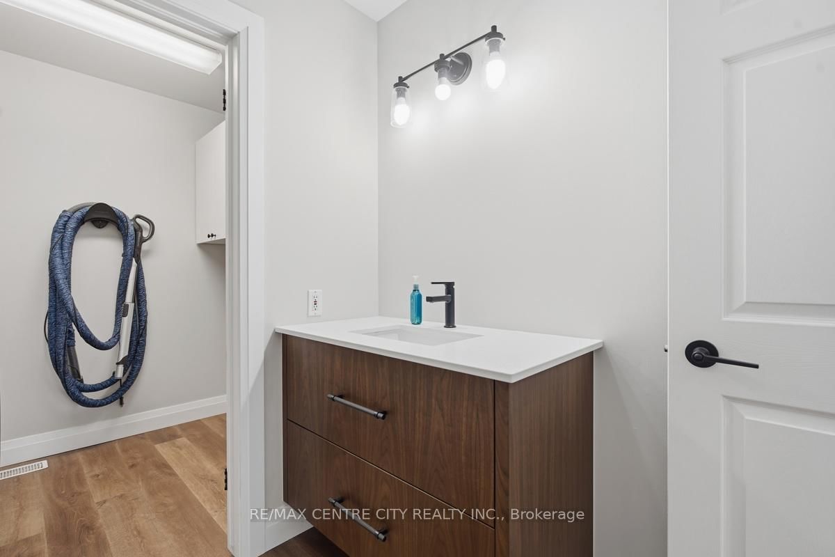 22 Ilderbrook Circle • Middlesex Centre, ON photo 26