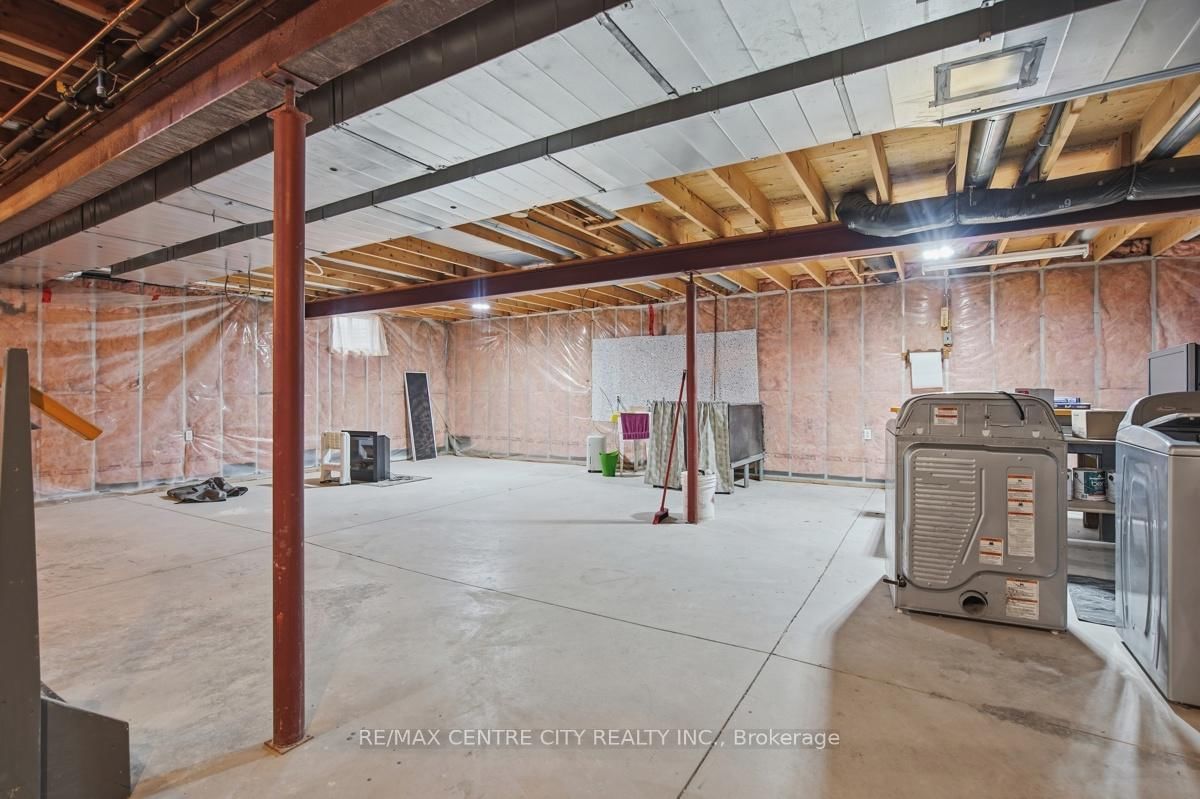 22 Ilderbrook Circle • Middlesex Centre, ON photo 30
