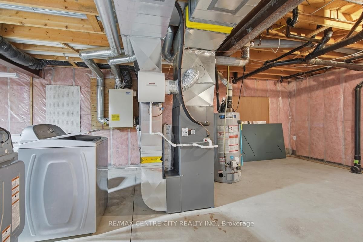 22 Ilderbrook Circle • Middlesex Centre, ON photo 31