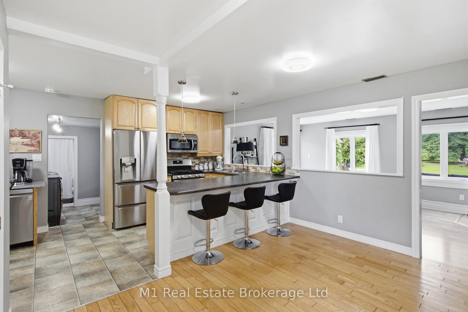 Listing Image 7