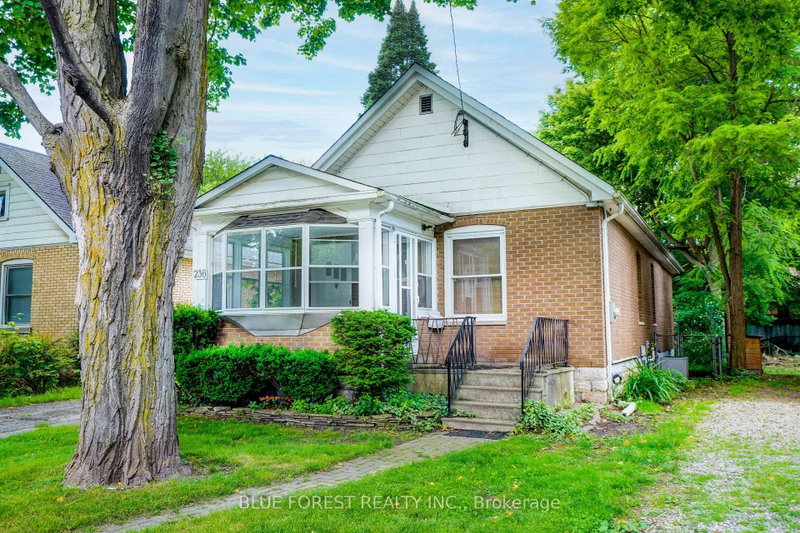 236 Bernard Avenue, London East