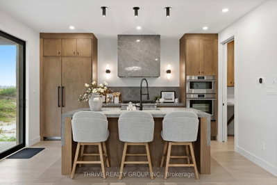 4067 Fallingbrook Road • London South, ON photo 9