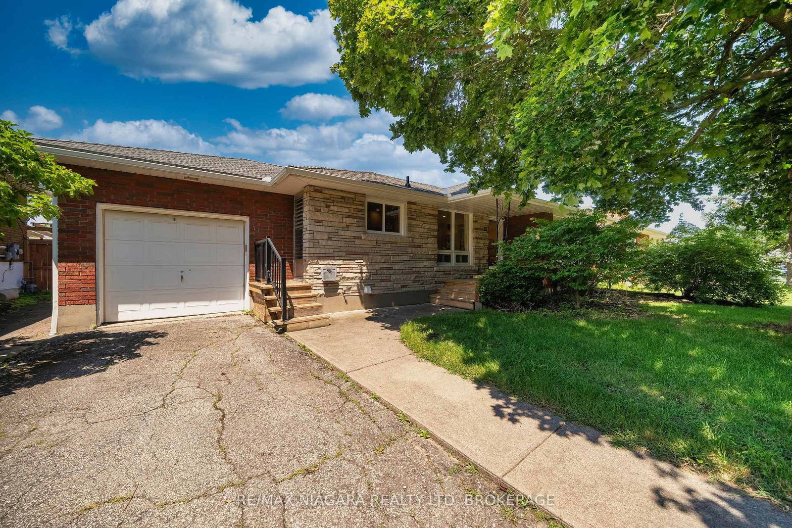 15 Springbank Drive • St. Catharines, ON photo 3