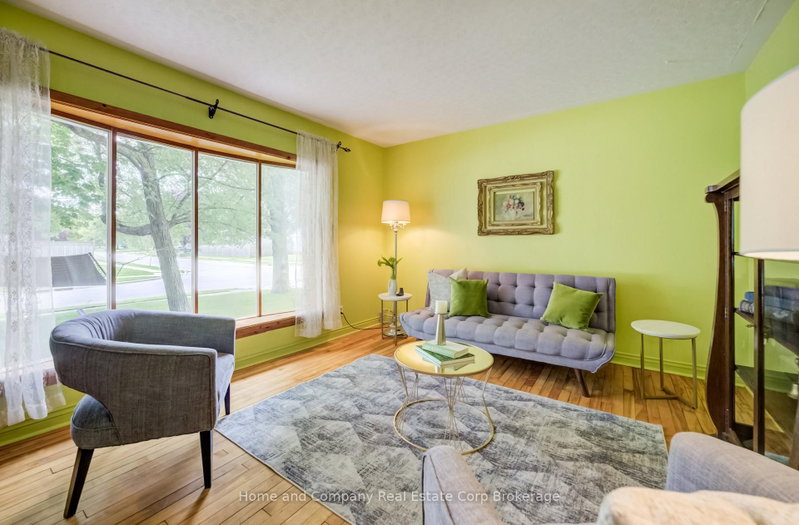 122 Brydges St photo 4