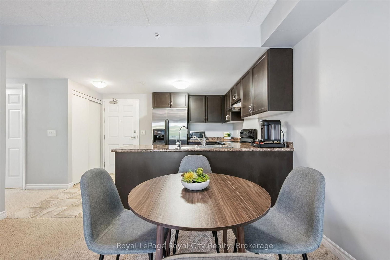 67 Kingsbury Square • #111 • Guelph, ON photo 11