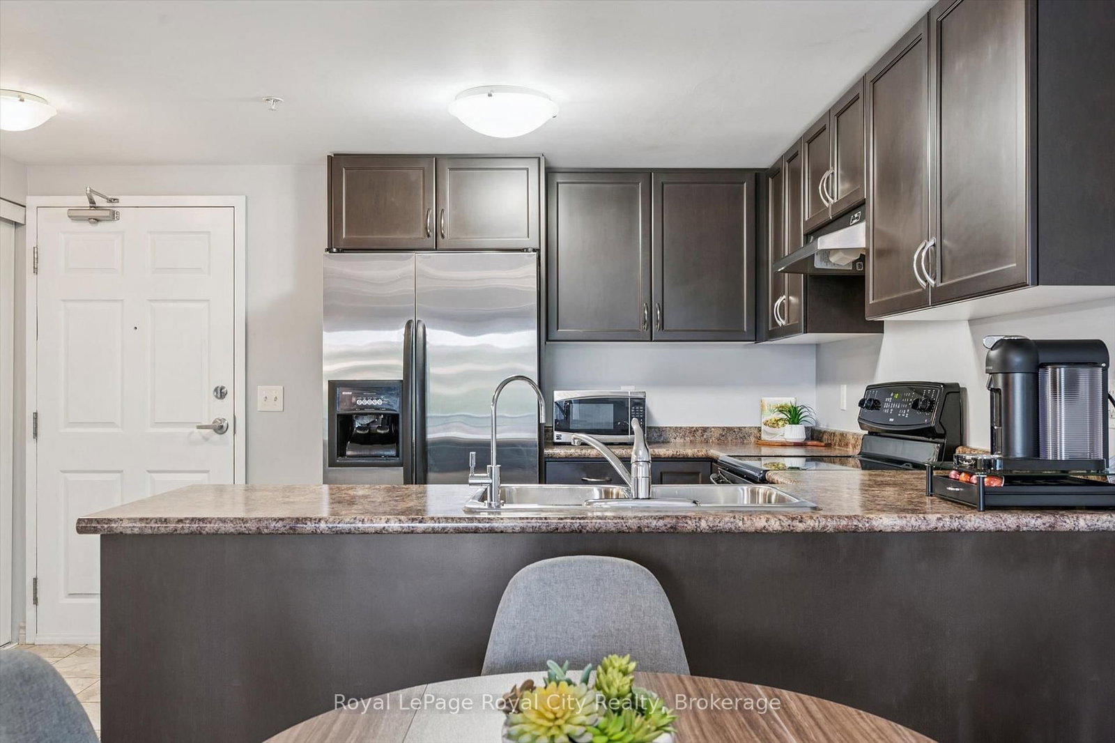 67 Kingsbury Square • #111 • Guelph, ON photo 13