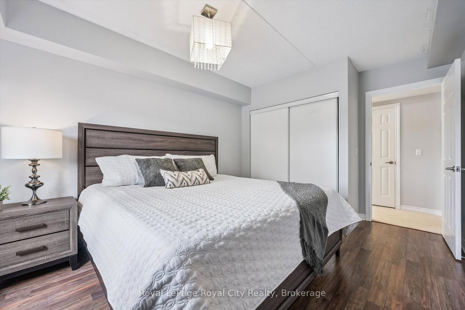 67 Kingsbury Square • #111 • Guelph, ON photo 20