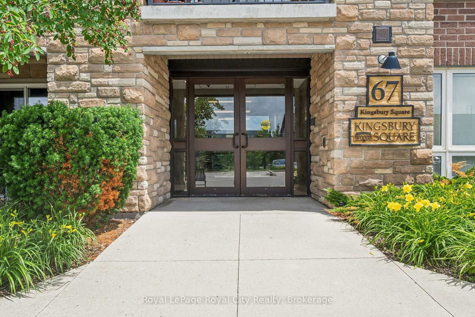 67 Kingsbury Square • #111 • Guelph, ON photo 3
